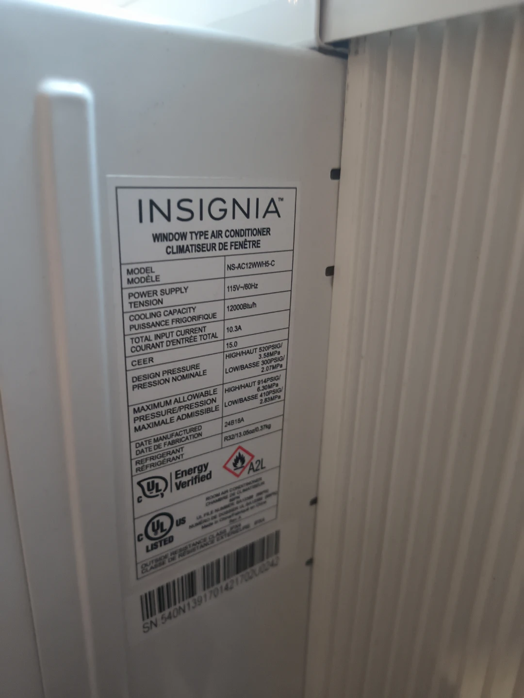 Insignia 12000 BTU Window Air Conditioner - photo 2