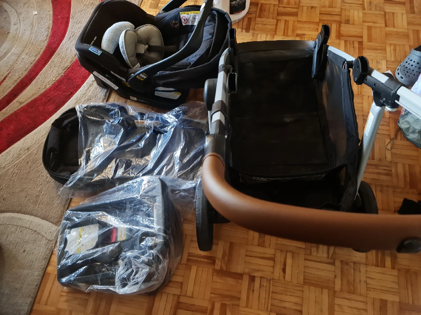 Graco SnugRide SnugLock 35 Infant Car Seat and Stroller