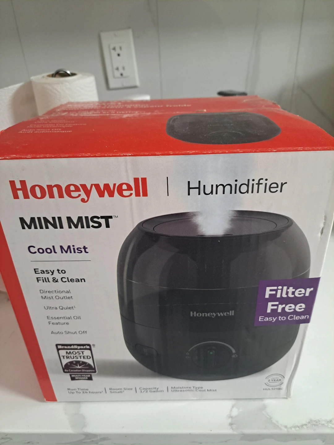 Moving  sale.  Honeywell Mini Mist Cool Mist Humidifier