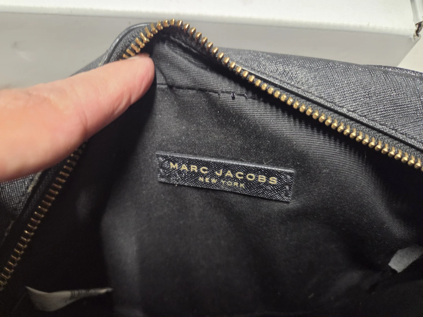 Marc Jacobs Black Leather Camera Bag - photo 4