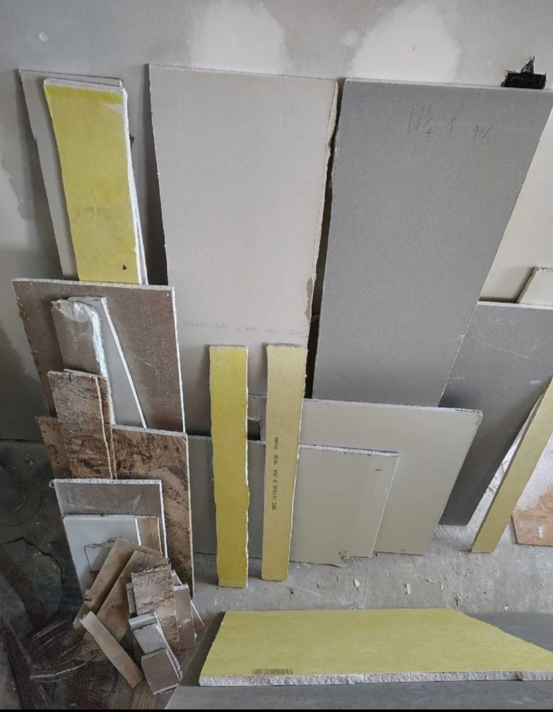 Maxi-Mix Mortar and Miscellaneous Construction Scraps
