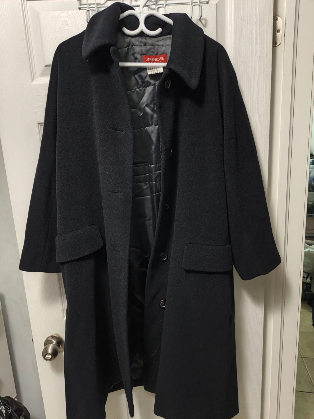 Strenesse Group Black Coat