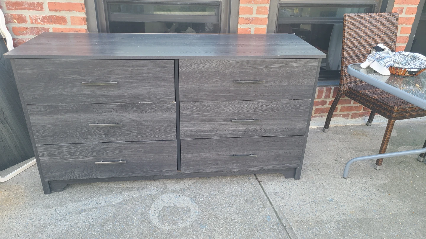 6-Drawer Wood Grain Dresser - photo 2