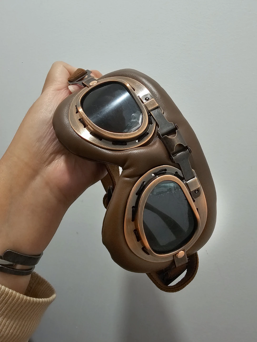 Vintage-Style Pet Goggles (small-med size)