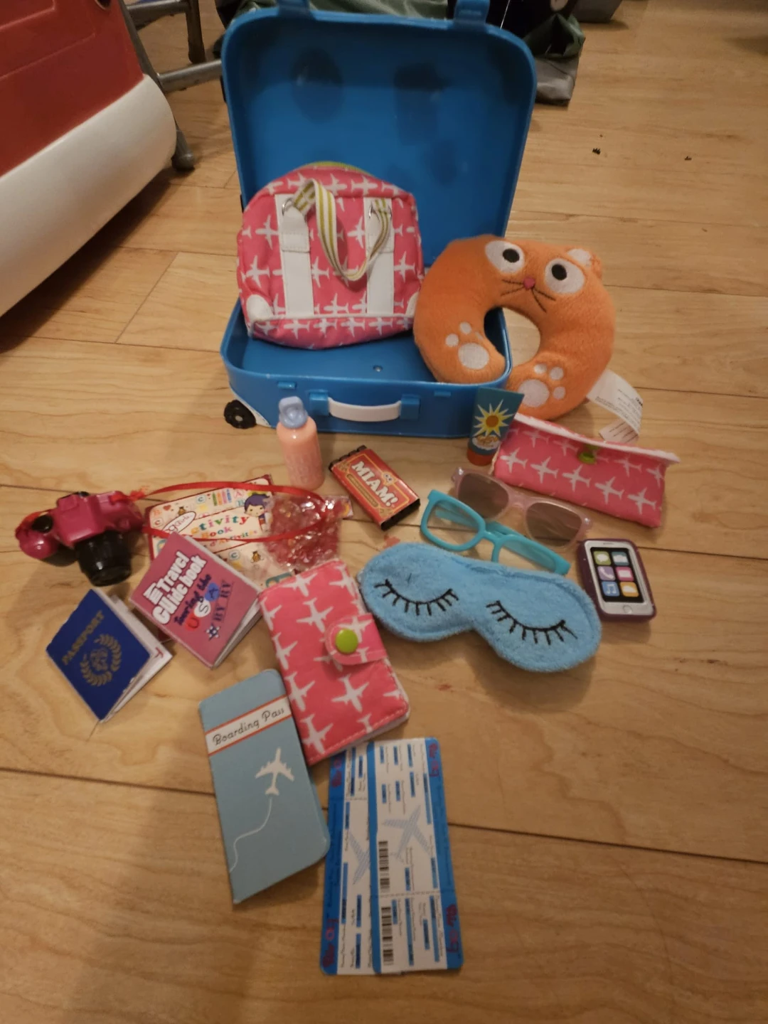 Our Generation Travel Toy Set with Suitcase - photo 2