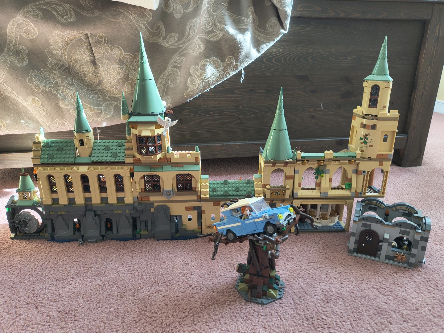 LEGO Harry Potter Hogwarts Express & Castle Sets - photo 2