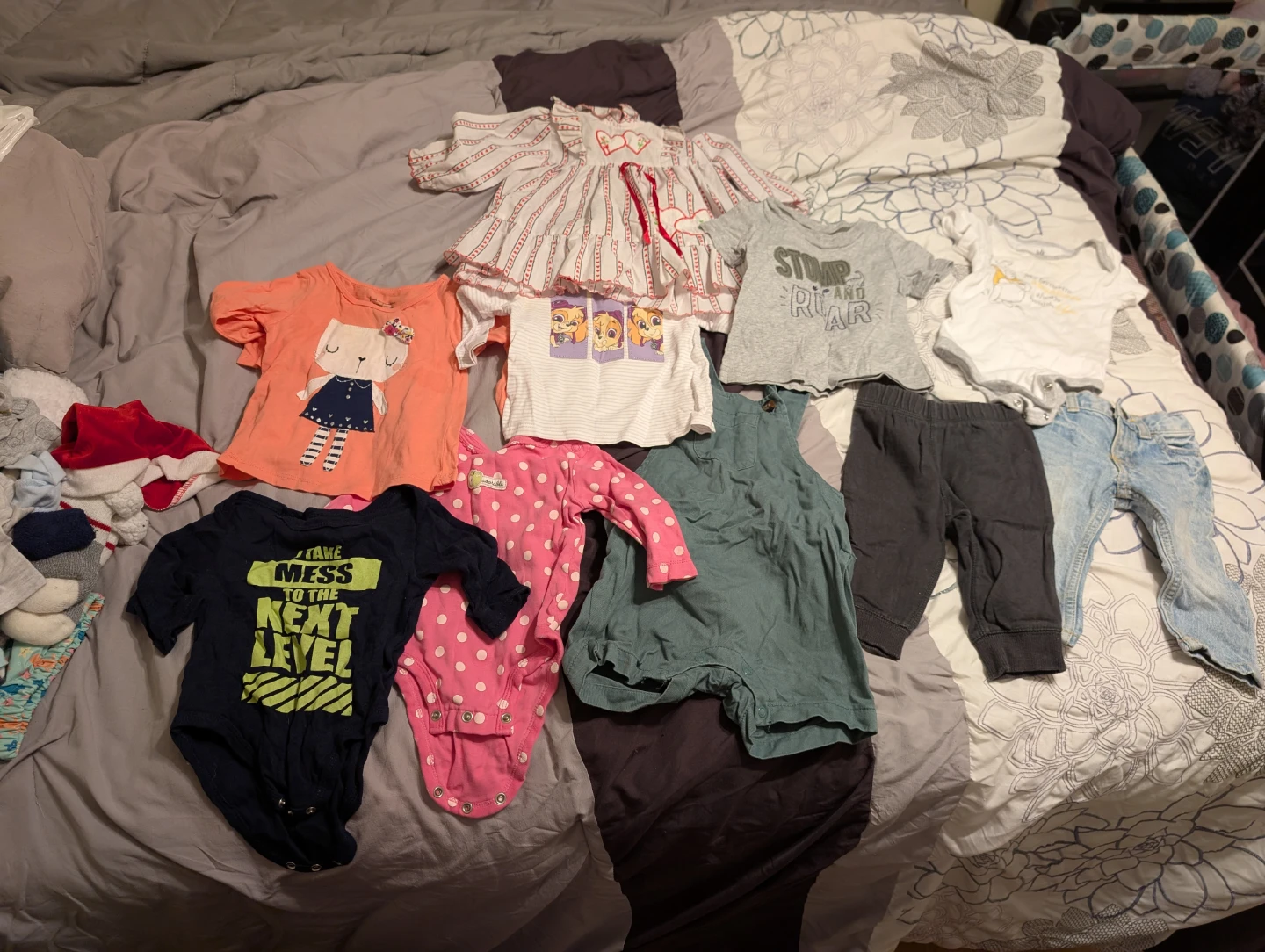 Large Bundle of Baby Clothes and Accessories - photo 4