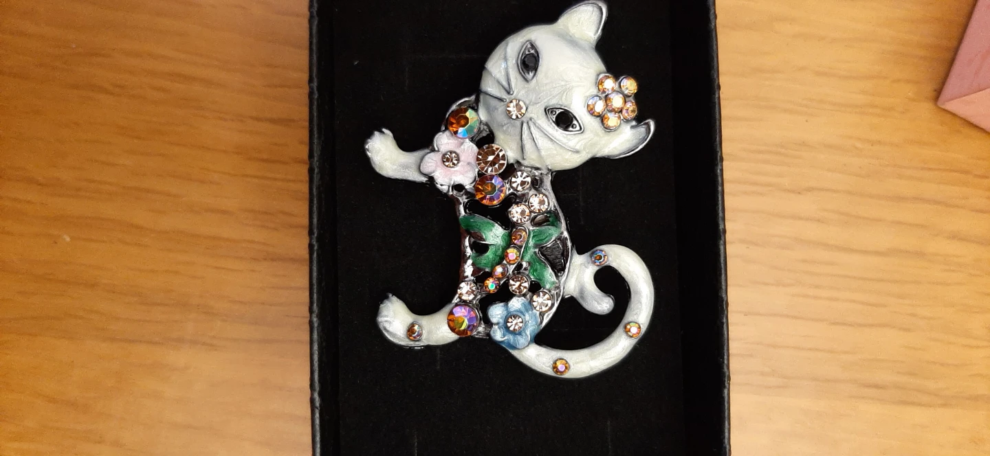 Cat-shaped brooch with  stones &  flowers - photo 5