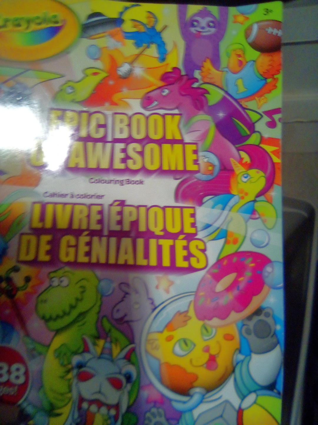 Crayola Epic Book of Awesome Colouring Book🏈 - photo 2