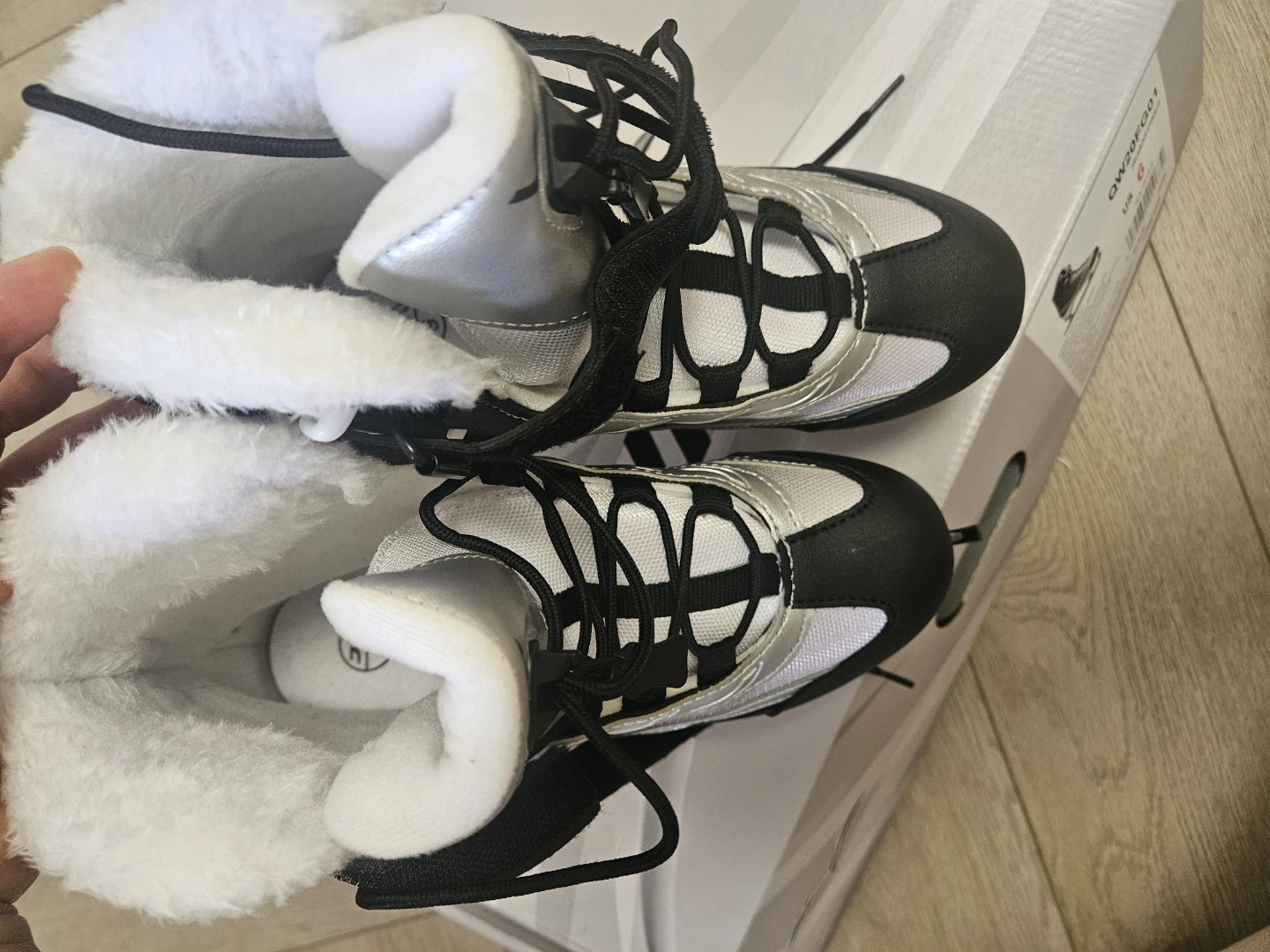 VIC Women's Recreational Ice Skates - Size 6 &size 7 - photo 3