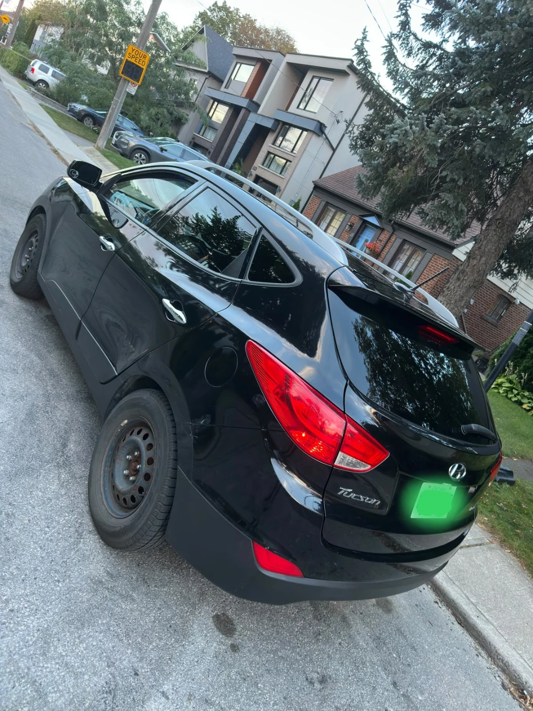 Black Hyundai Tucson 2016