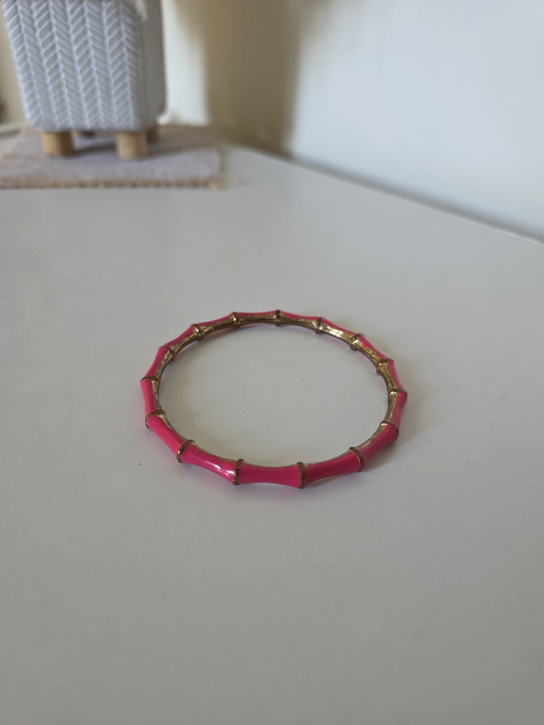 🏈 Hot pink enamel metal bangle - photo 2