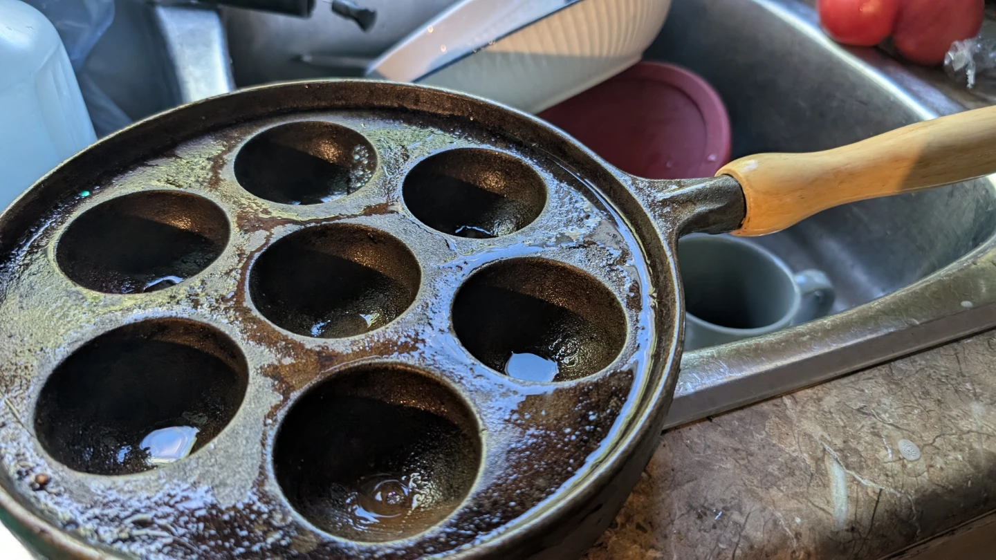 Cast Iron Aebleskiver Pan