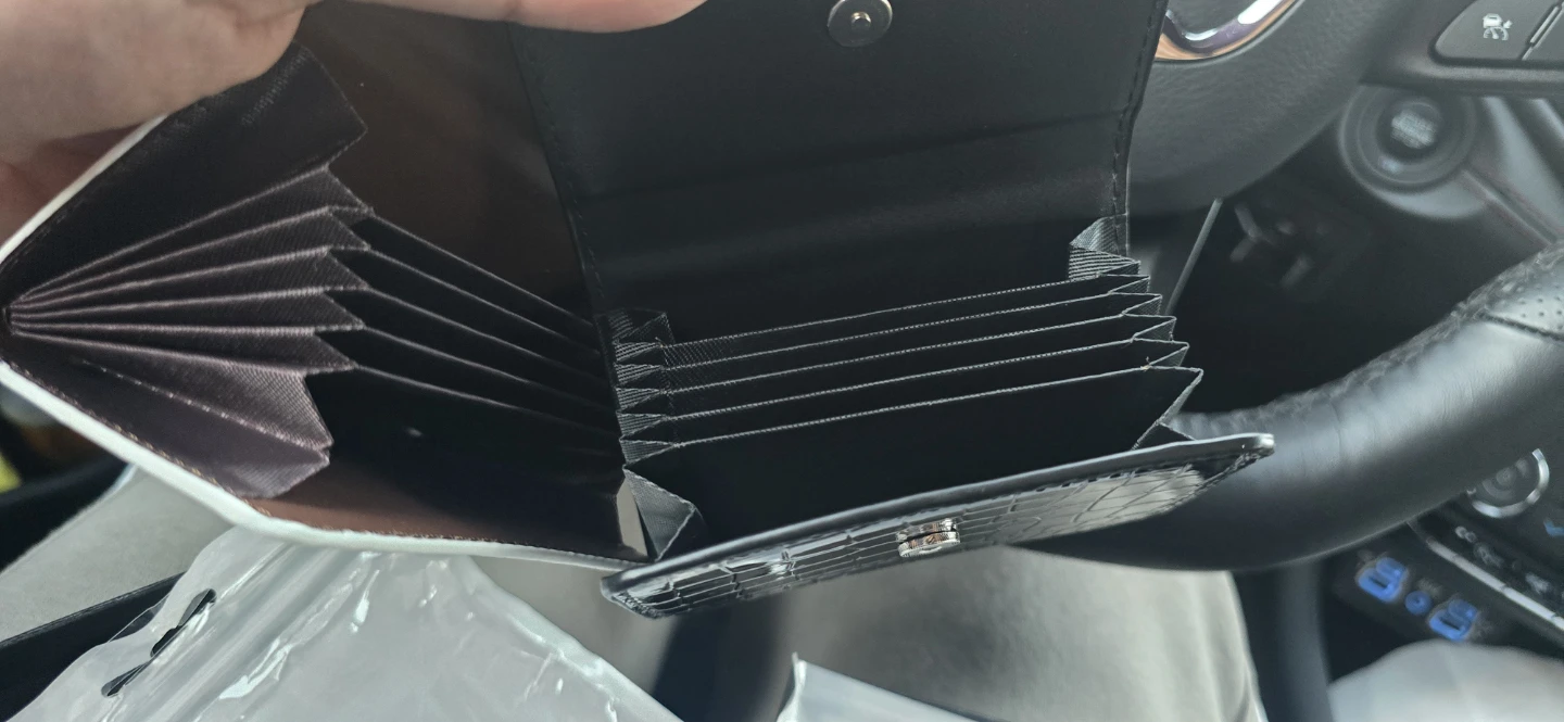 Prada card holder purse - photo 2