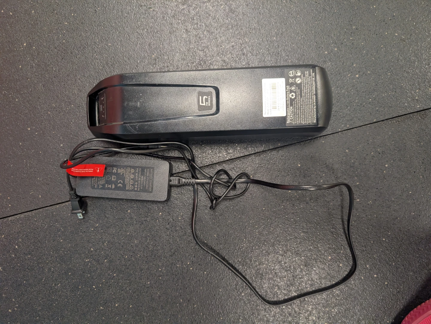 5th Wheel E-Bike Battery and Charger