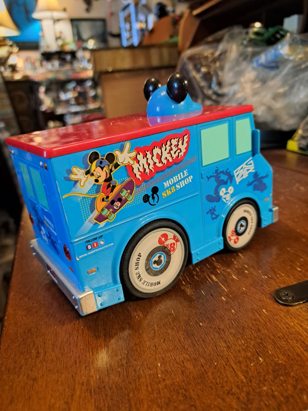 Mickey Mouse Mobile Sk8 Shop Toy Van - photo 2
