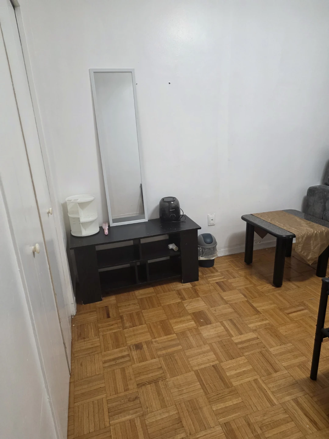 Room for Rent - photo 2