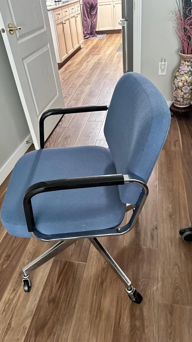 Office chair - photo 3