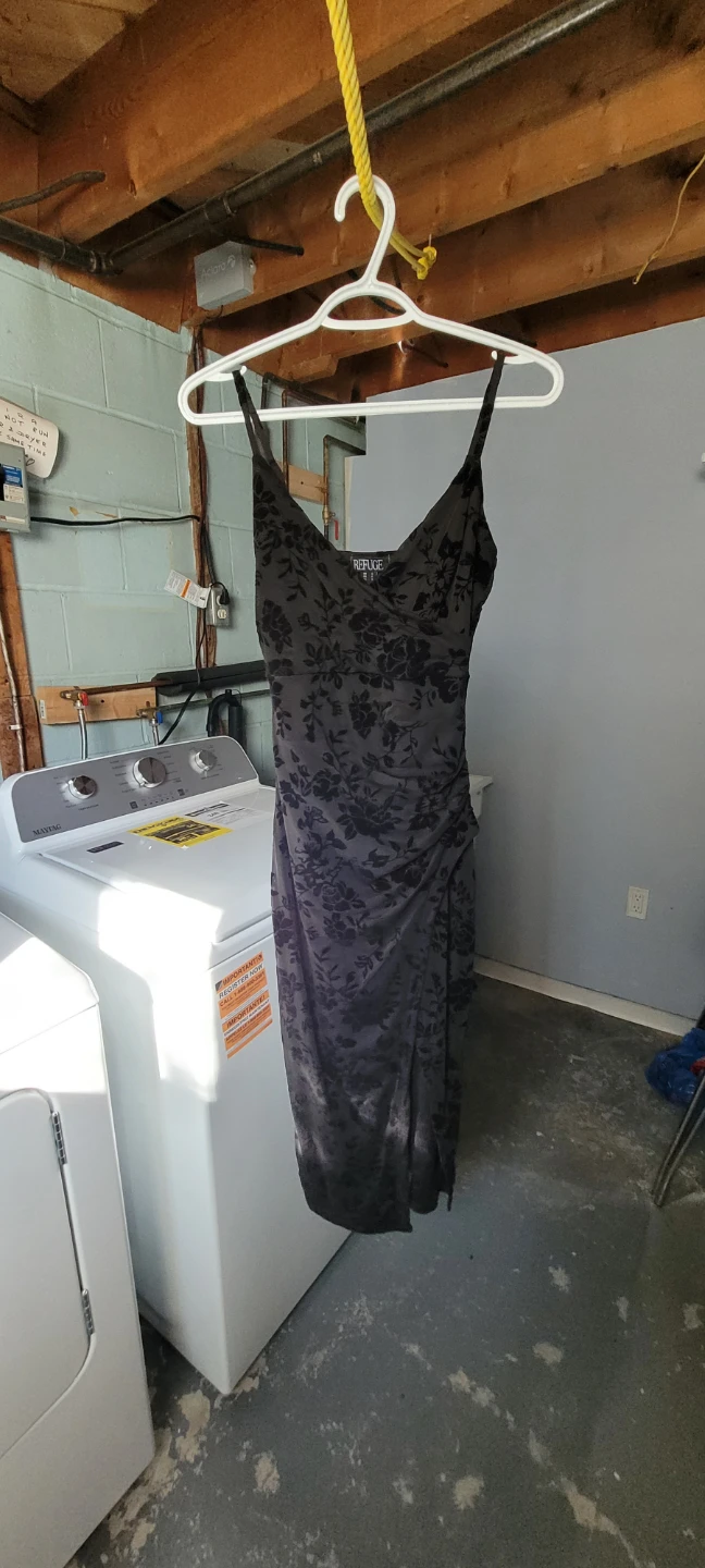 Beautiful Black Rose Dress - photo 2