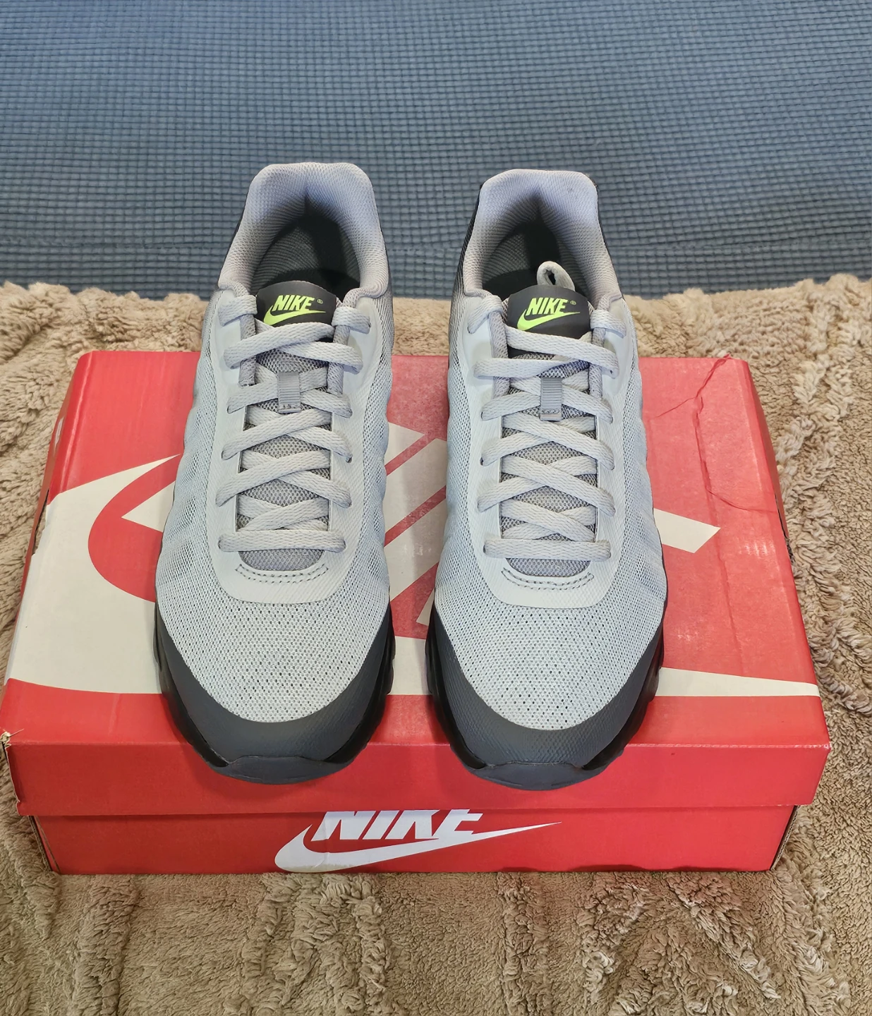 Brand new Nike Air Max Invigor