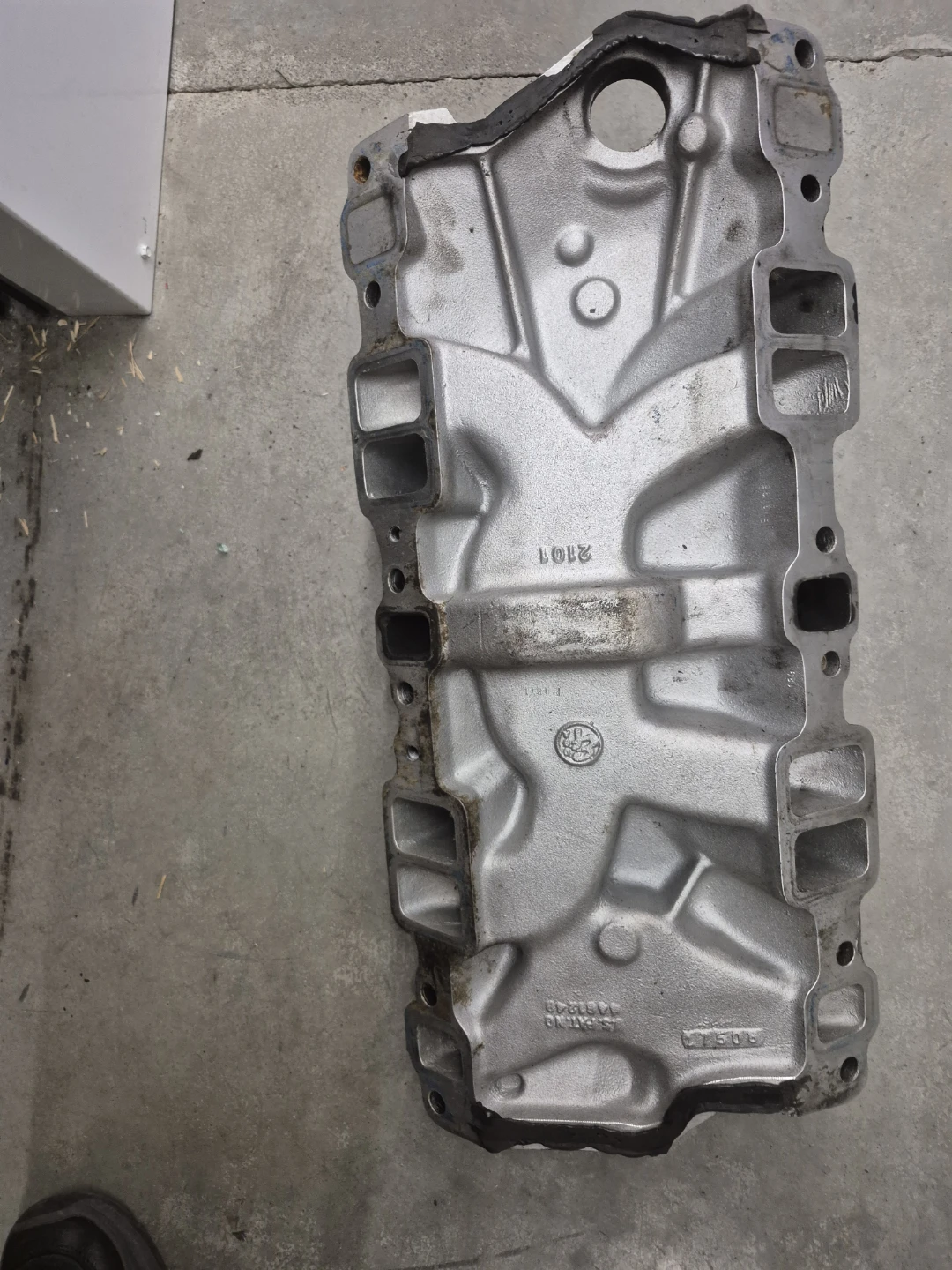 Sbc intake manifold - photo 2
