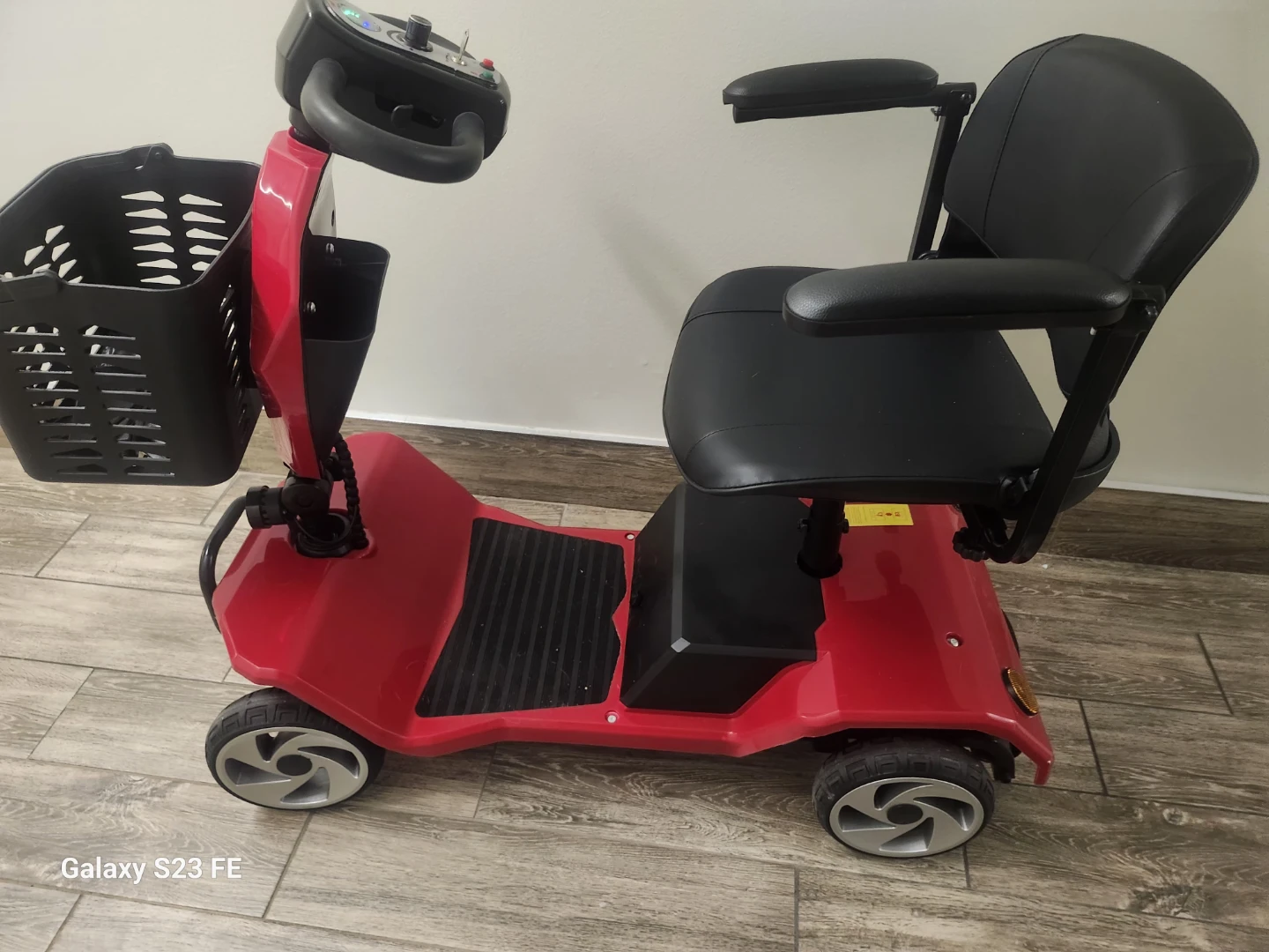 Red Scooter - photo 3