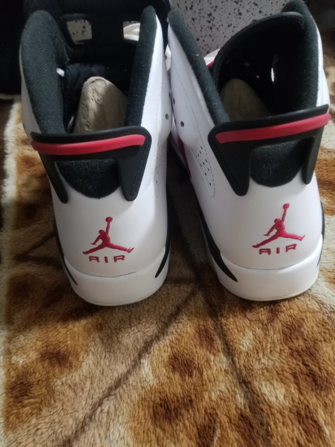 Air Jordan 6 Carmine Sneakers - photo 5