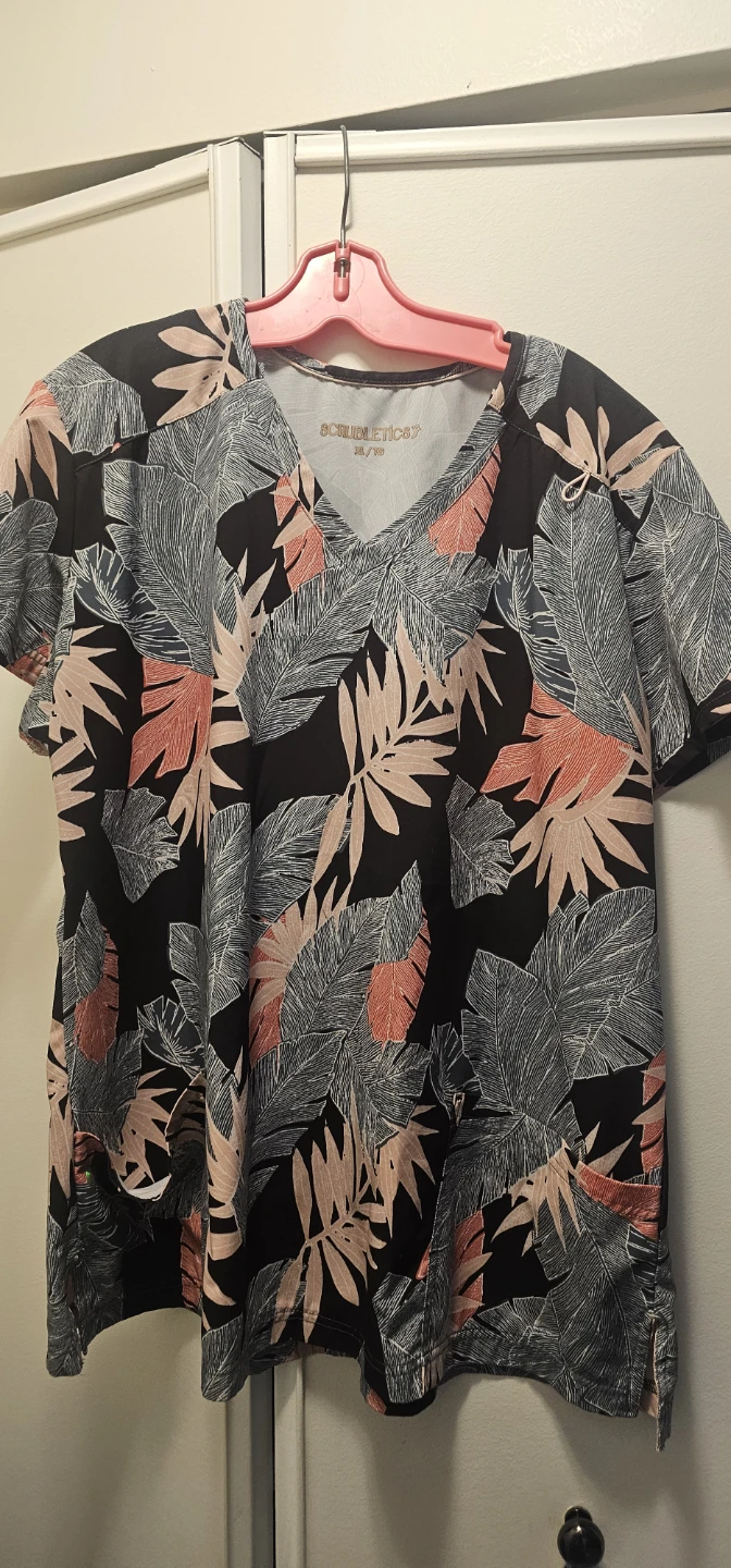 2 Scrubletics Scrub Tops Size XL - photo 2