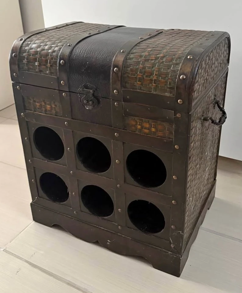Vintage-Style Wine Bottle Storage Trunk