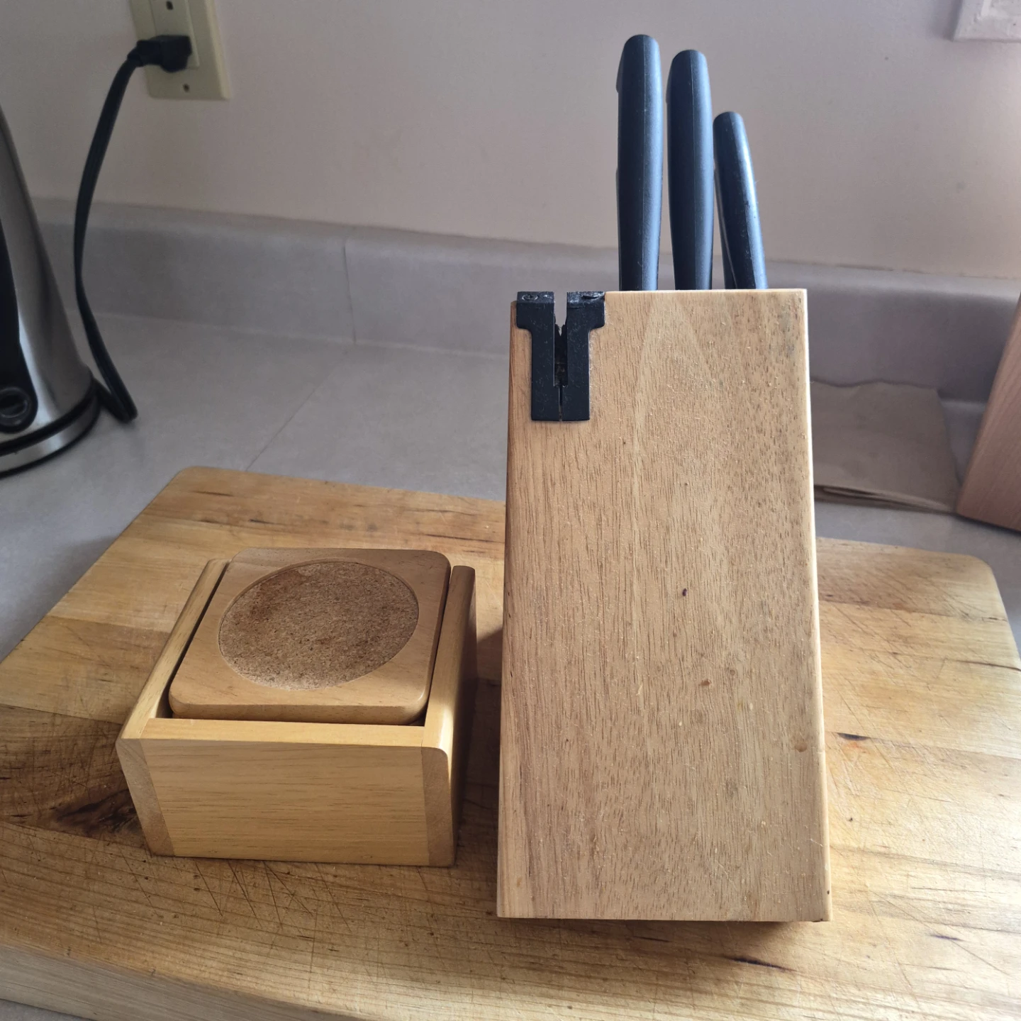Kitchen Knife Block Set and Wooden Coaster Set - photo 3