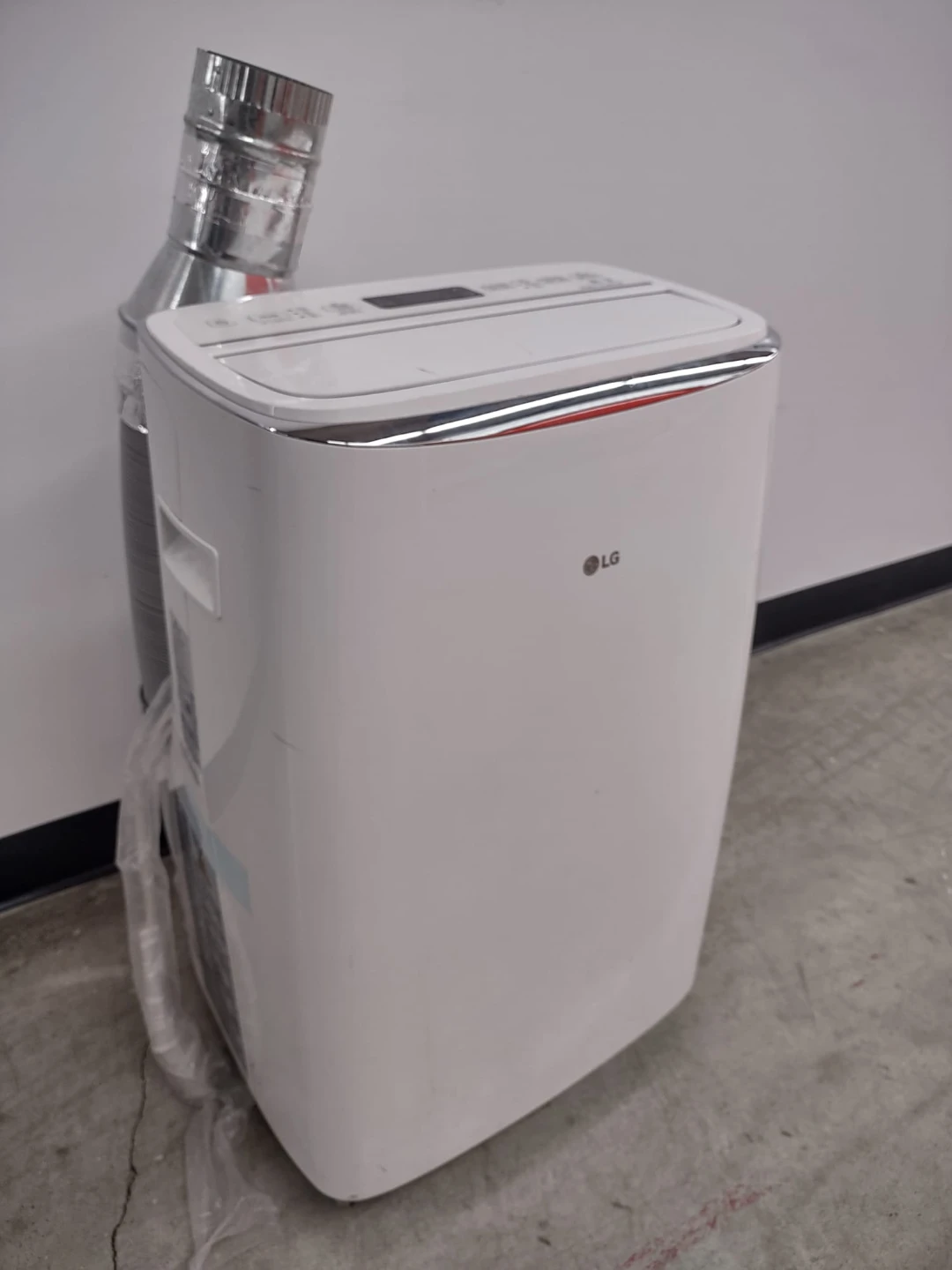 LG 14,000 BTU DUAL Inverter Portable Air Conditioner - photo 5