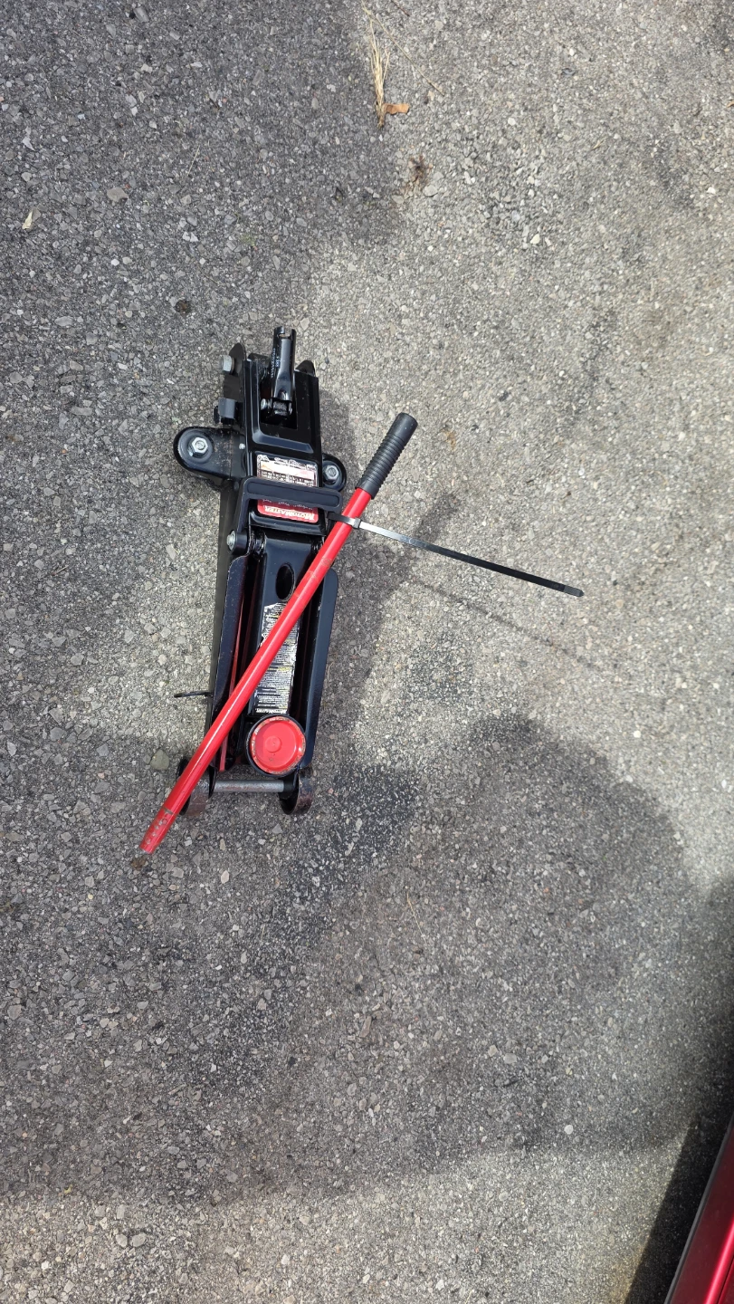 🏈MotoMaster 2 Ton Hydraulic Trolley Jack - photo 3