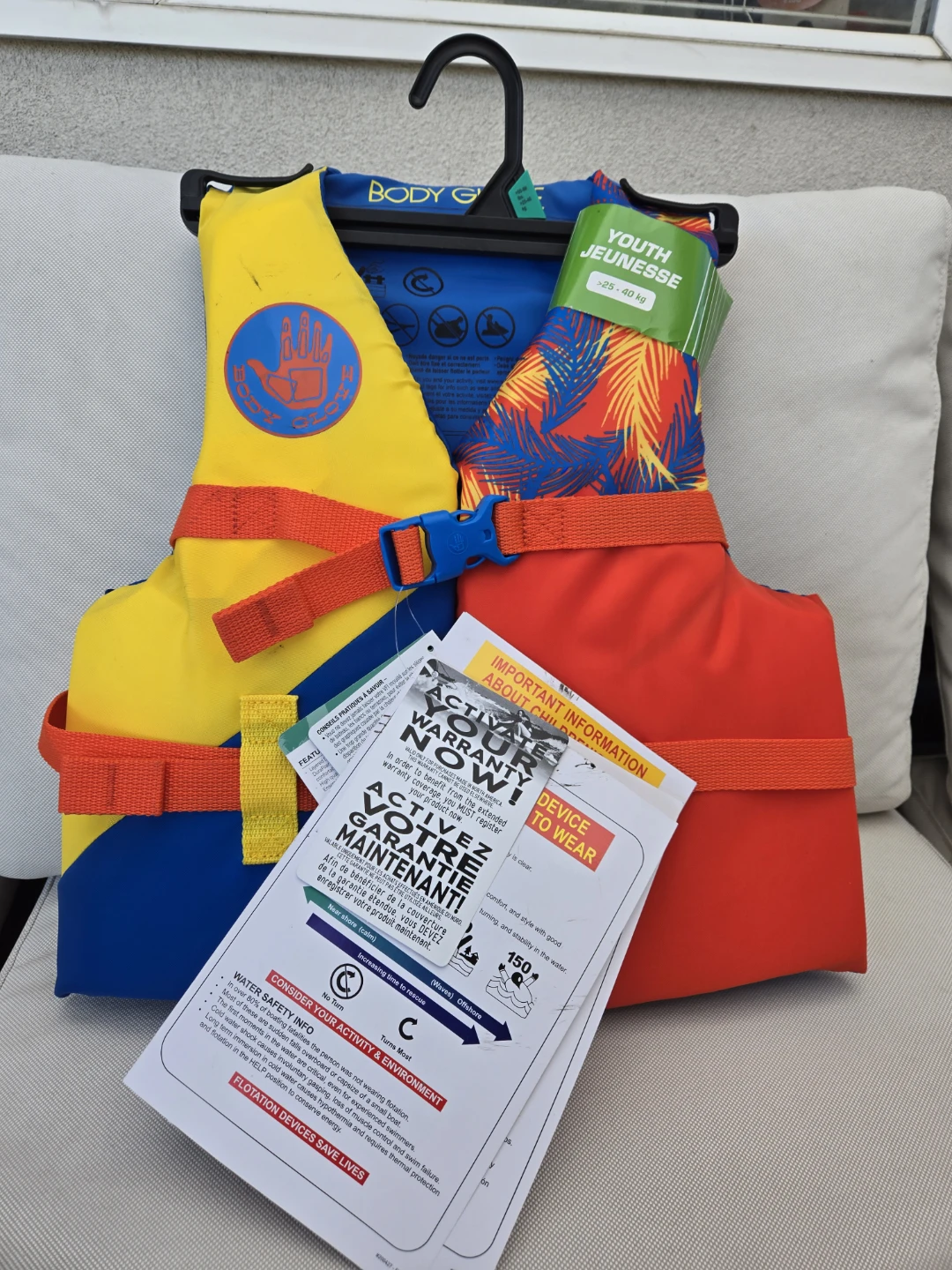 Brand new youth 25 to 40kg life jacket pfd