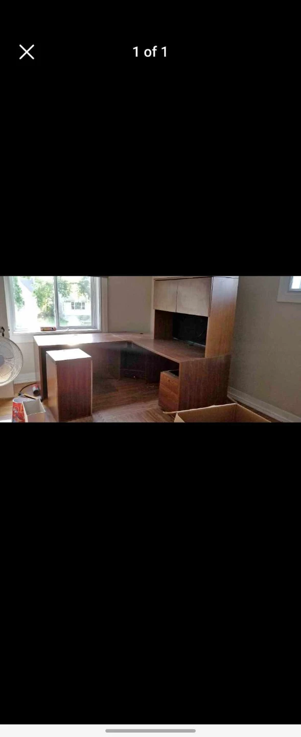 Large Wooden Corner Desk with Hutch - photo 2