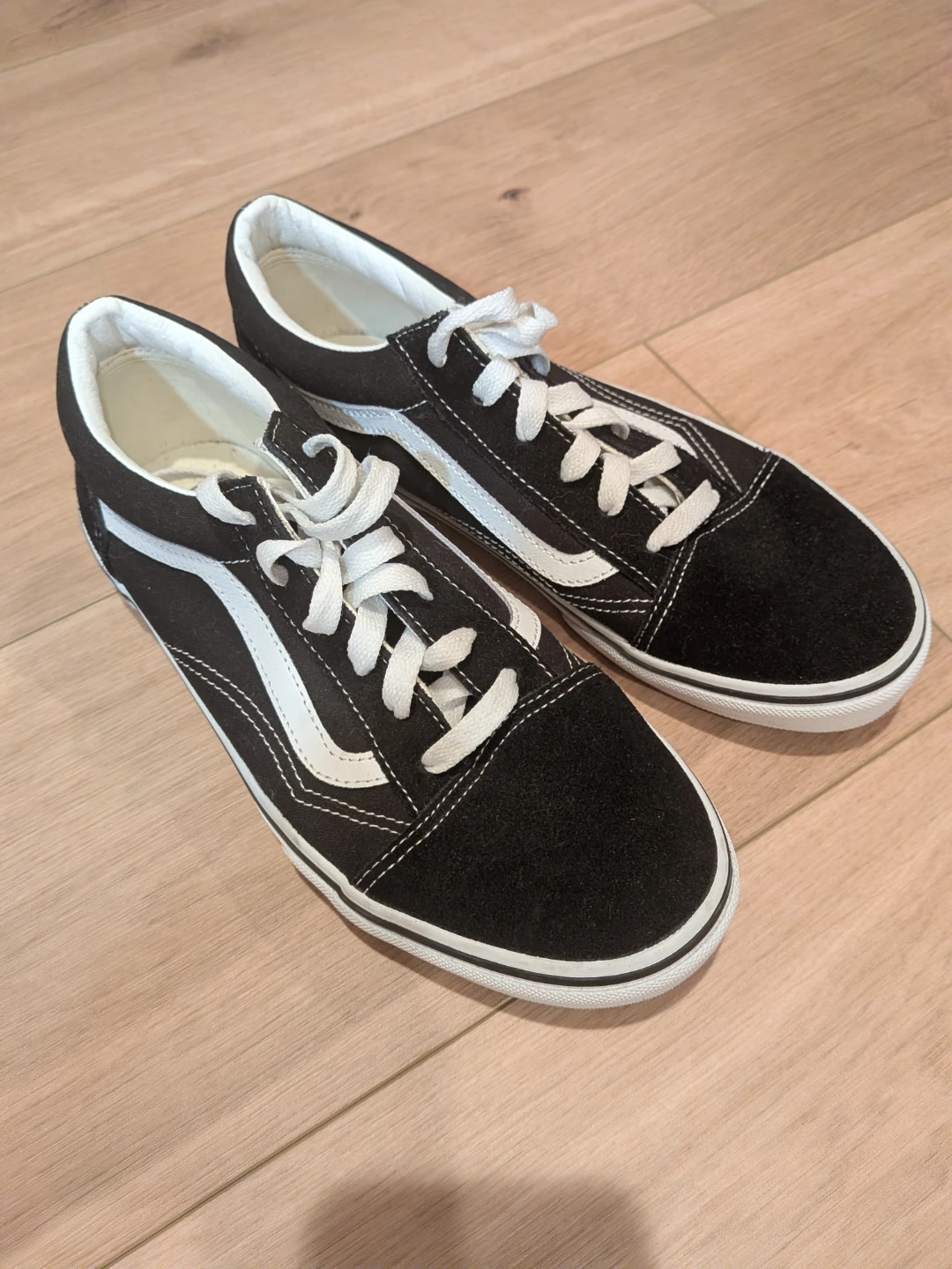 Vans Old Skool Sneakers Black and White Size 7