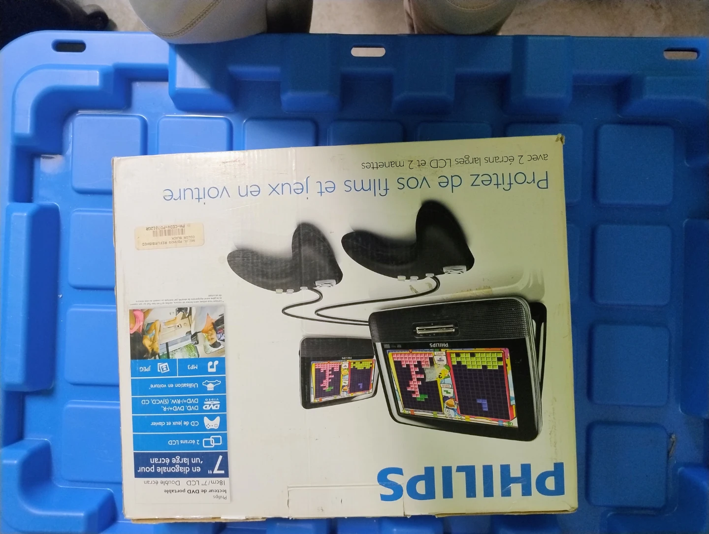 Philips Portable DVD Player with Dual 7 inch Screens - photo 2