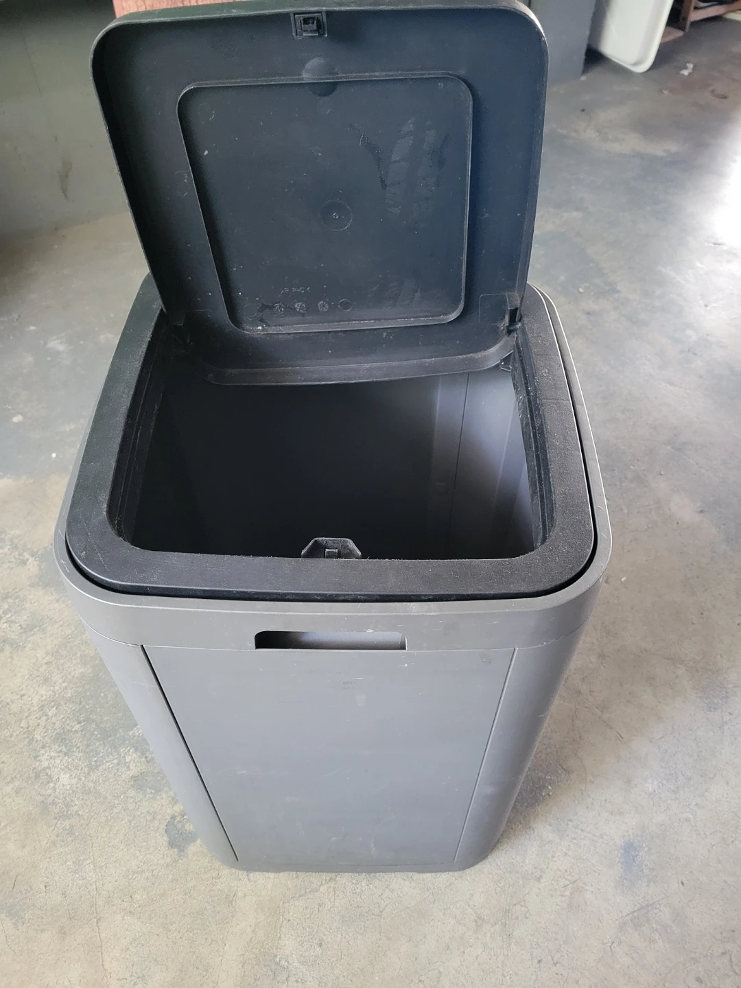 Gray Plastic Trash Can - photo 4