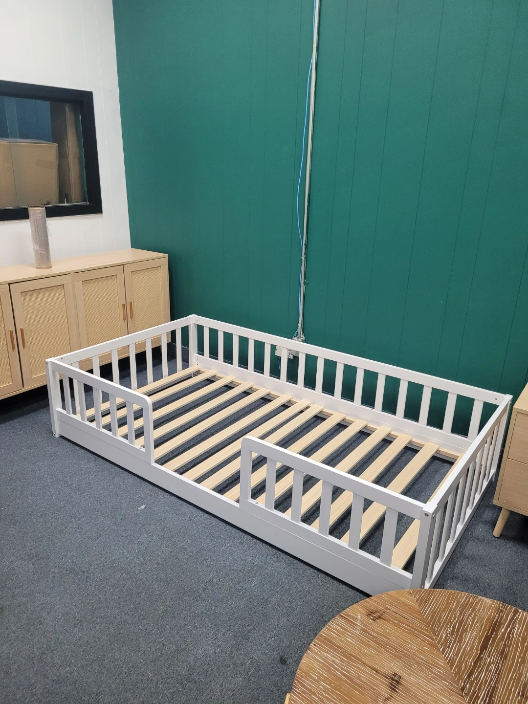 White toddler floor bed frame ( we have single or full size)