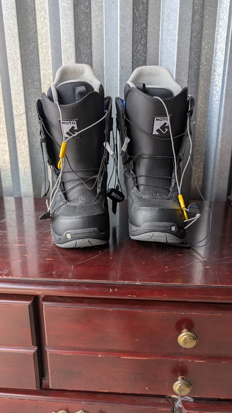 Burton Moto Snowboard Boots Men's Size 8