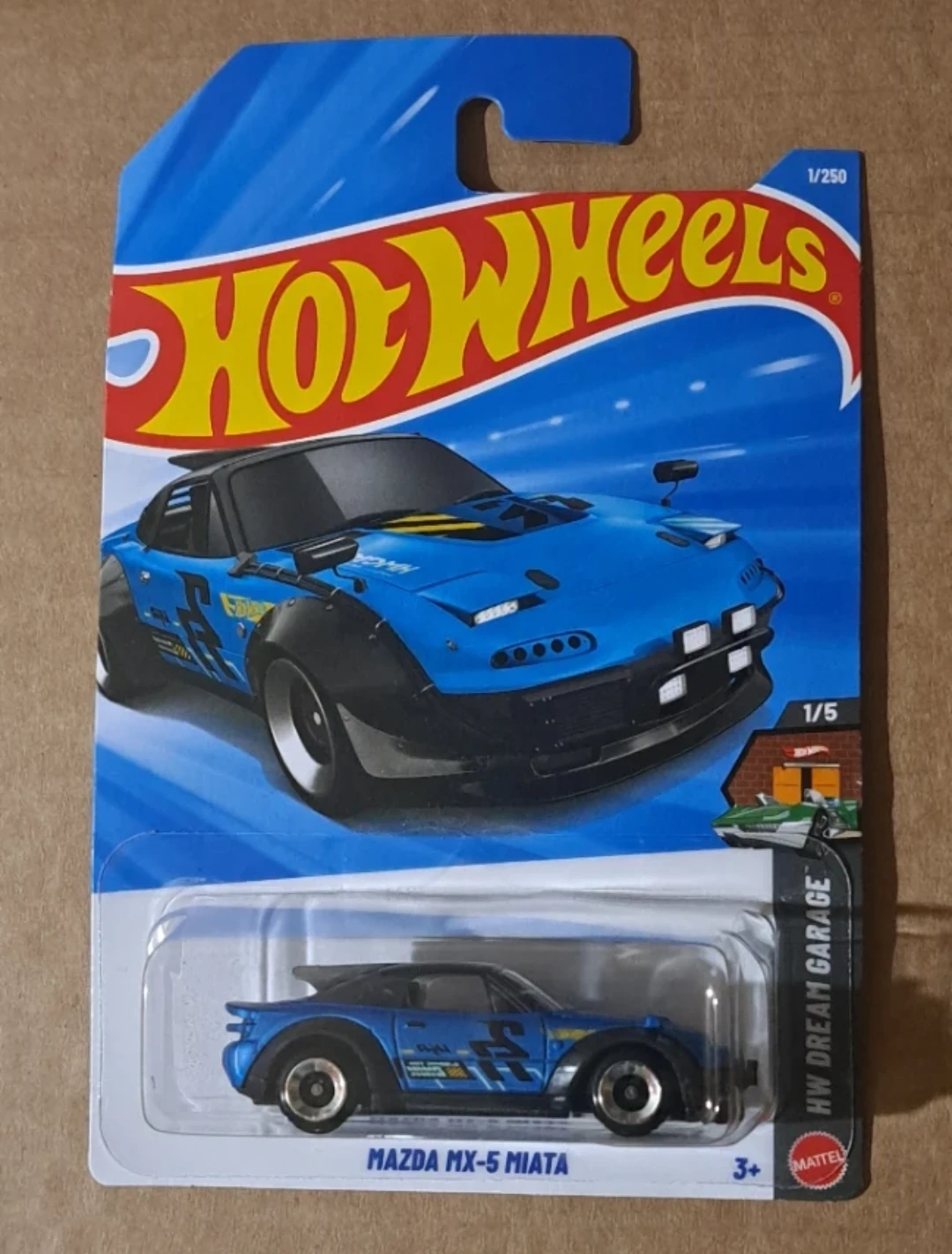 Hot Wheels Mazda MX-5 Miata Dream Garage - photo 2