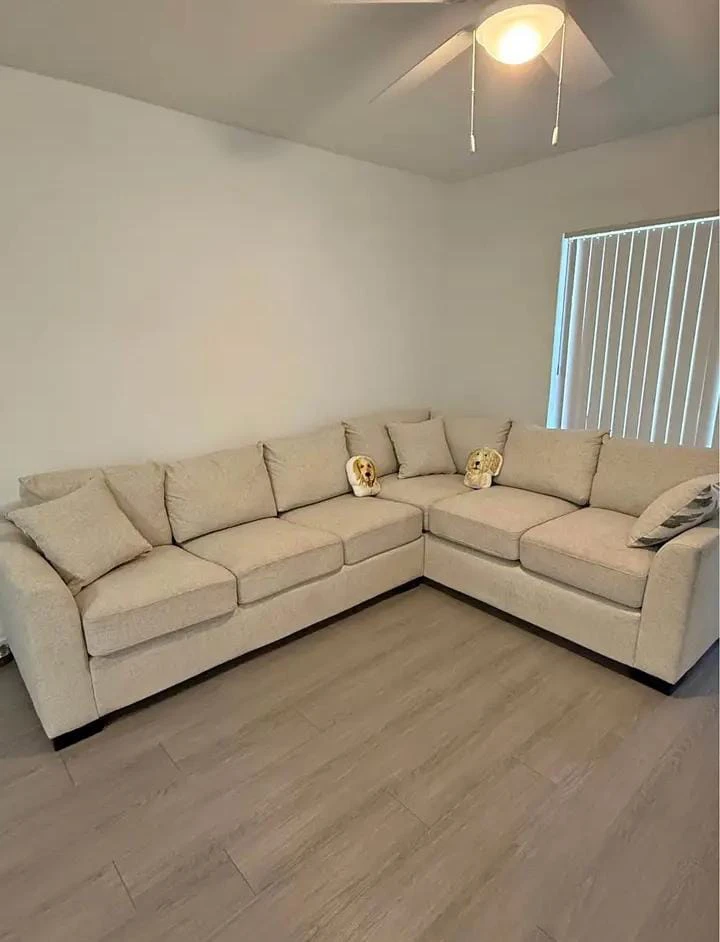 Cross sectional couch