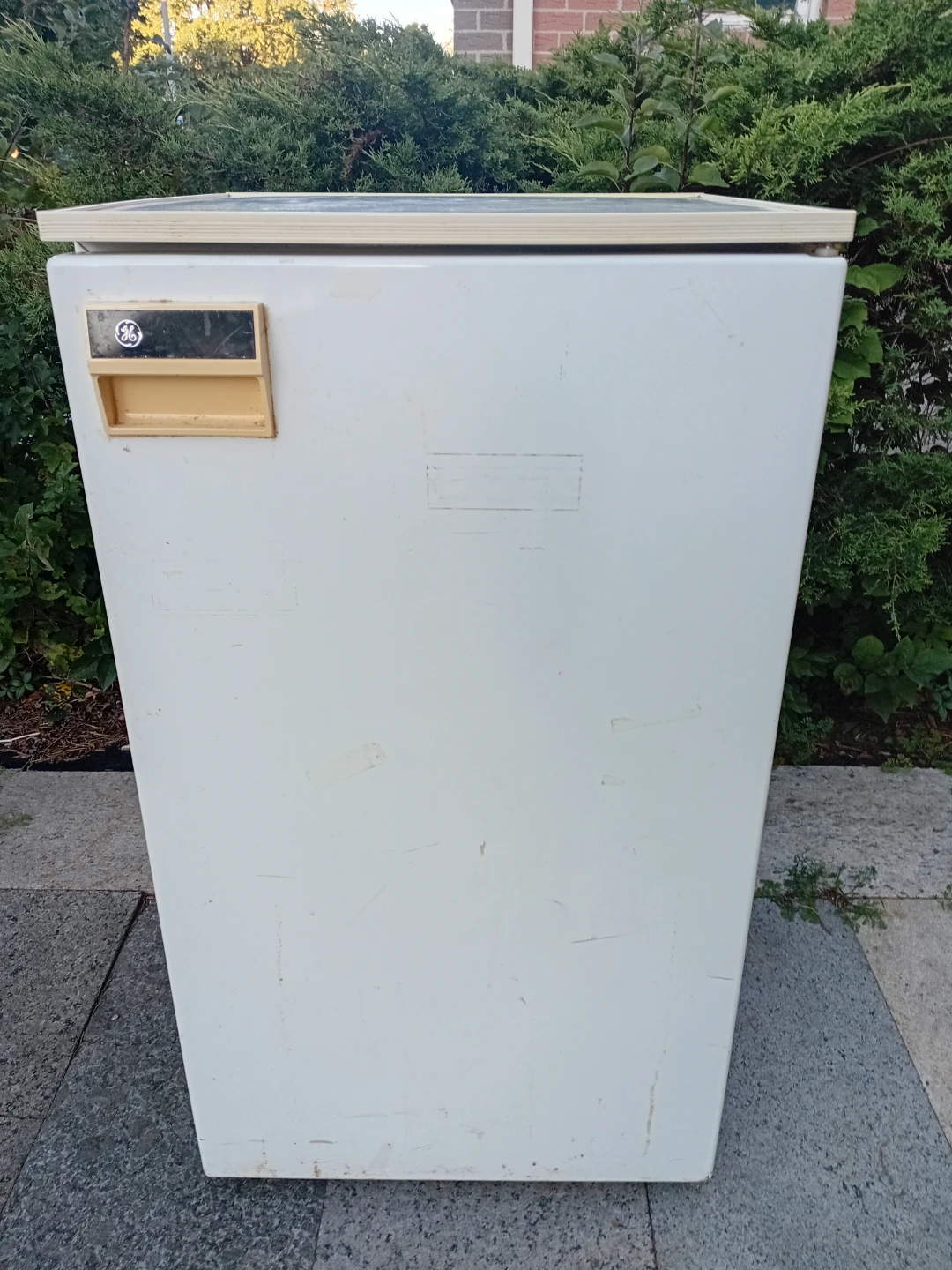 GE Compact Refrigerator