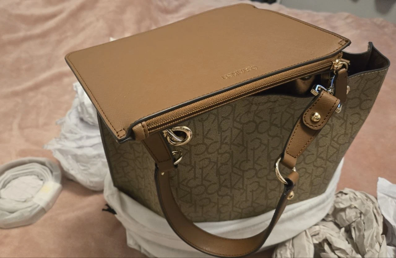 Calvin Klein monogram handbag - photo 3