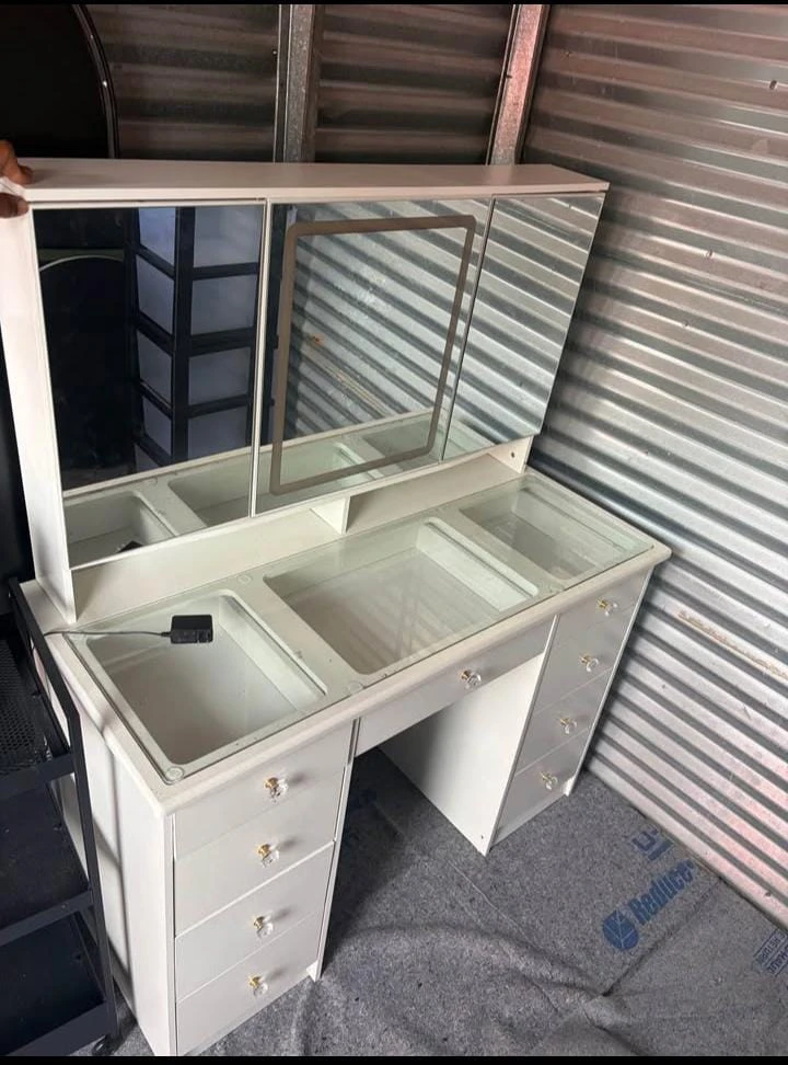White Vanity Table with Tri-Fold Mirror and Drawers - photo 3