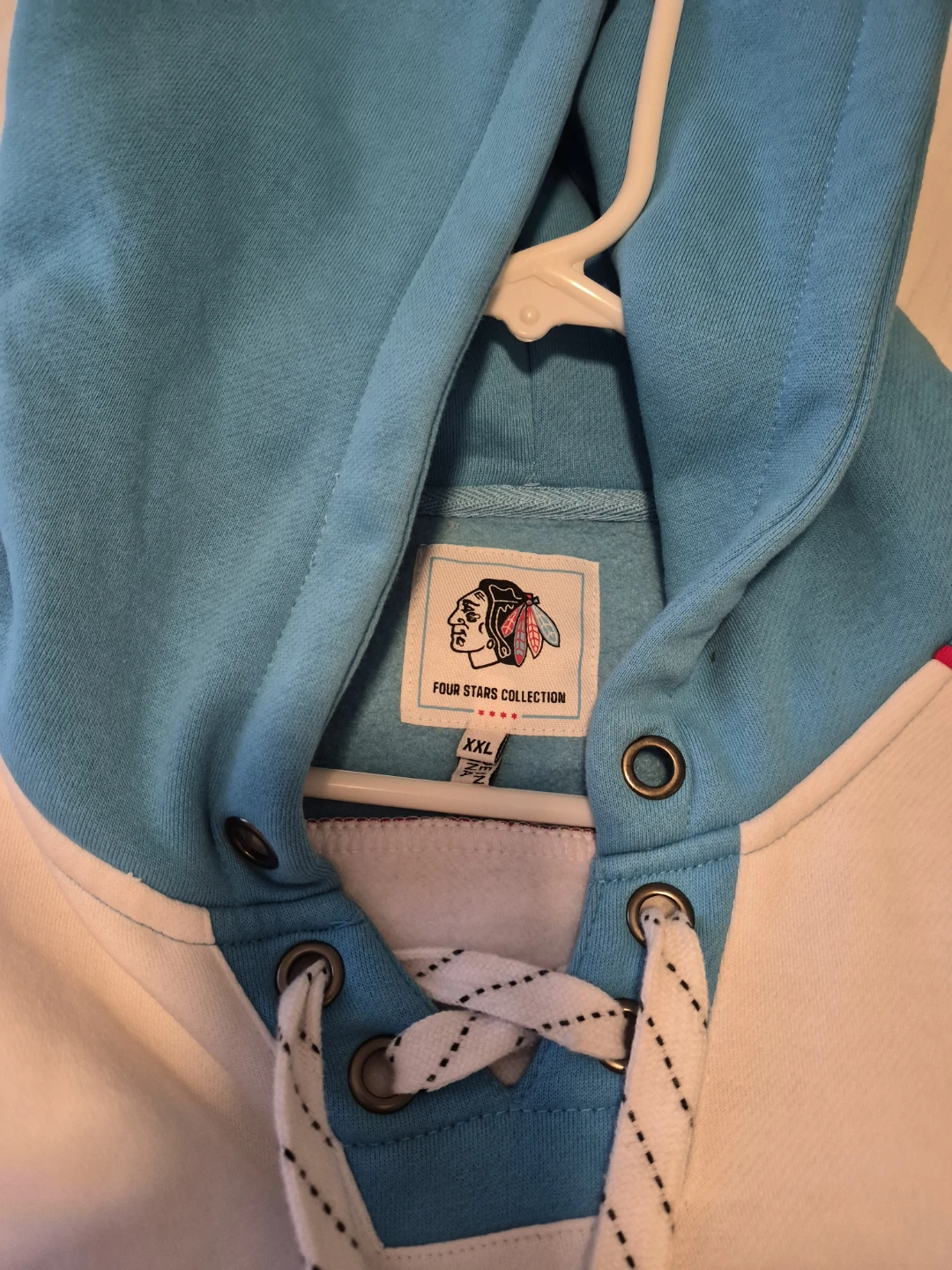 Brand New never worn Blackhawks Sweat Shirt - photo 2