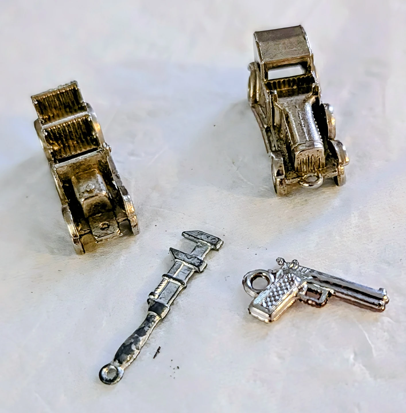 Vintage Metal Monopoly/Clue Game Tokens and Charms - photo 3
