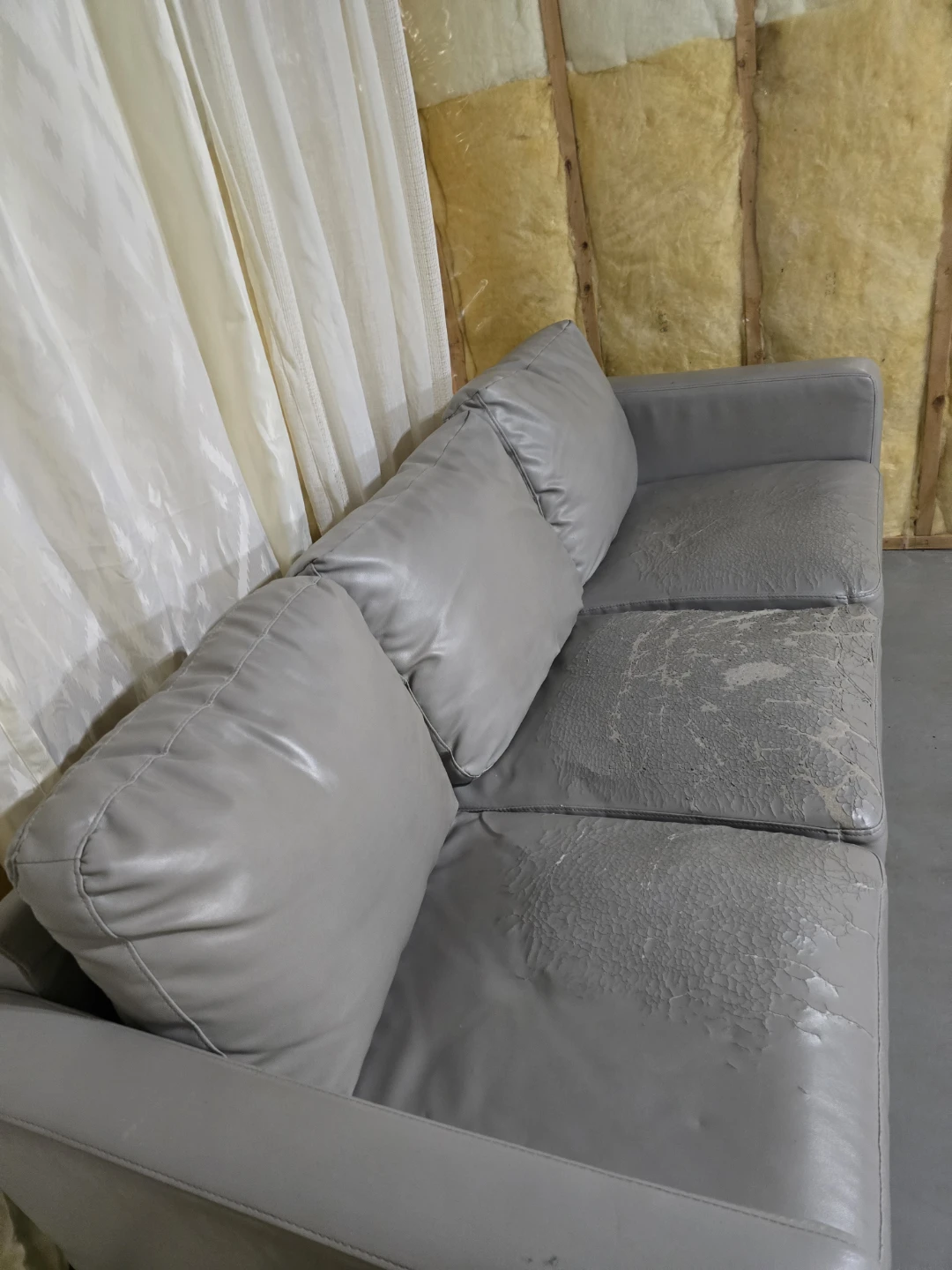 Three-Seater Grey Sofa - photo 5