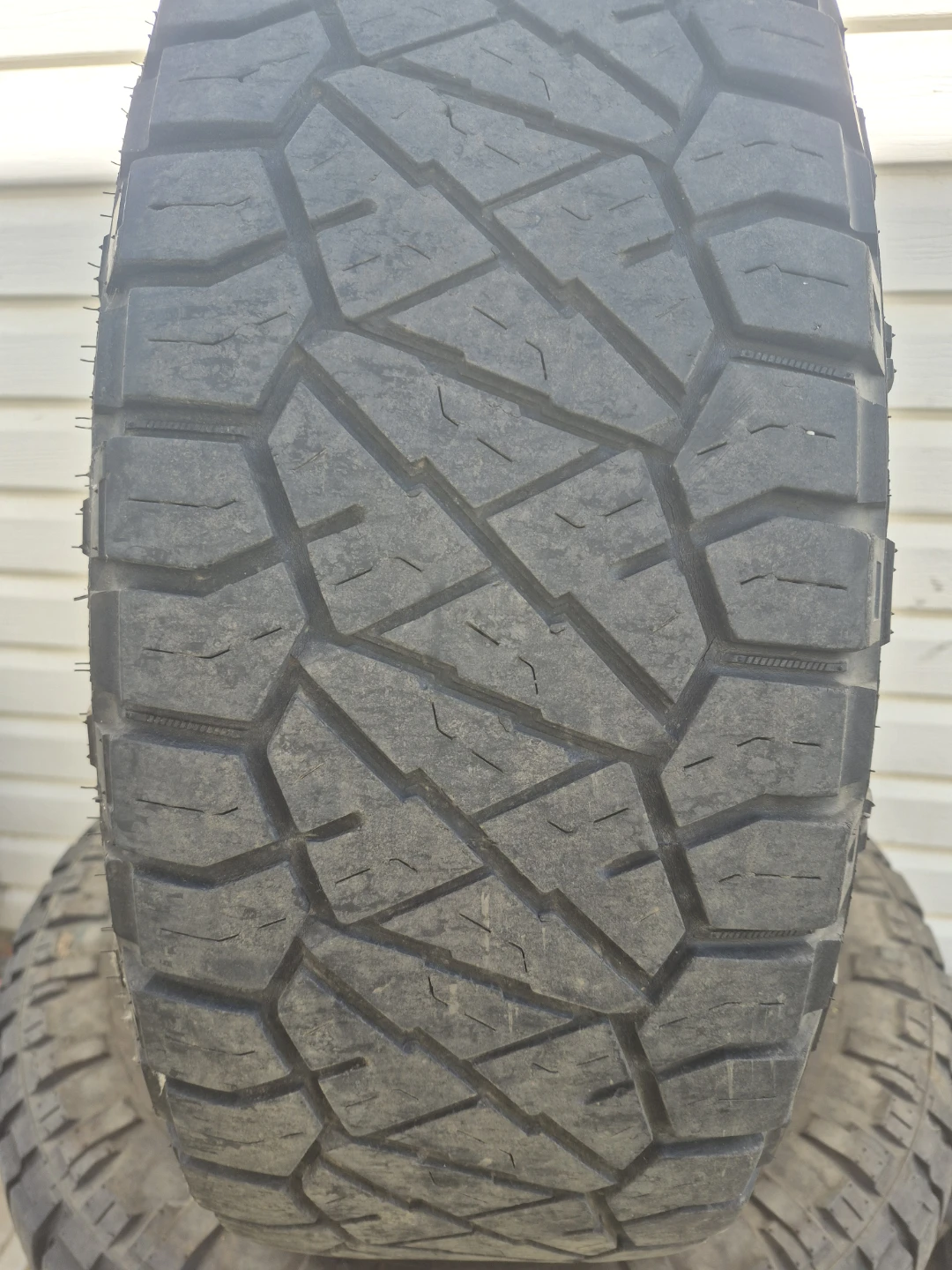 Lt285/70r18Set of 4 All-Terrain Tires