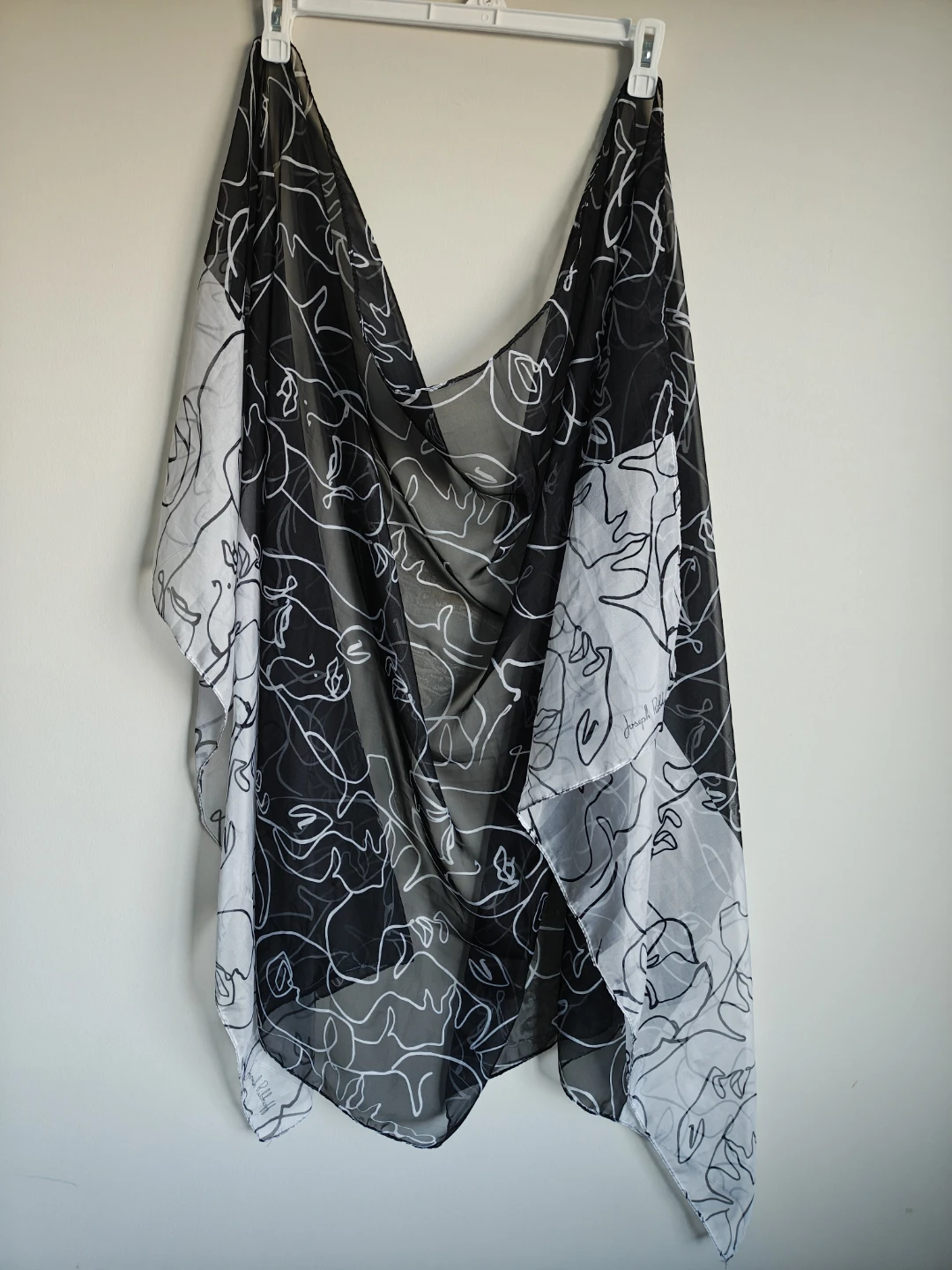 Joseph Ribkoff Black and White Face Print Scarf - photo 4