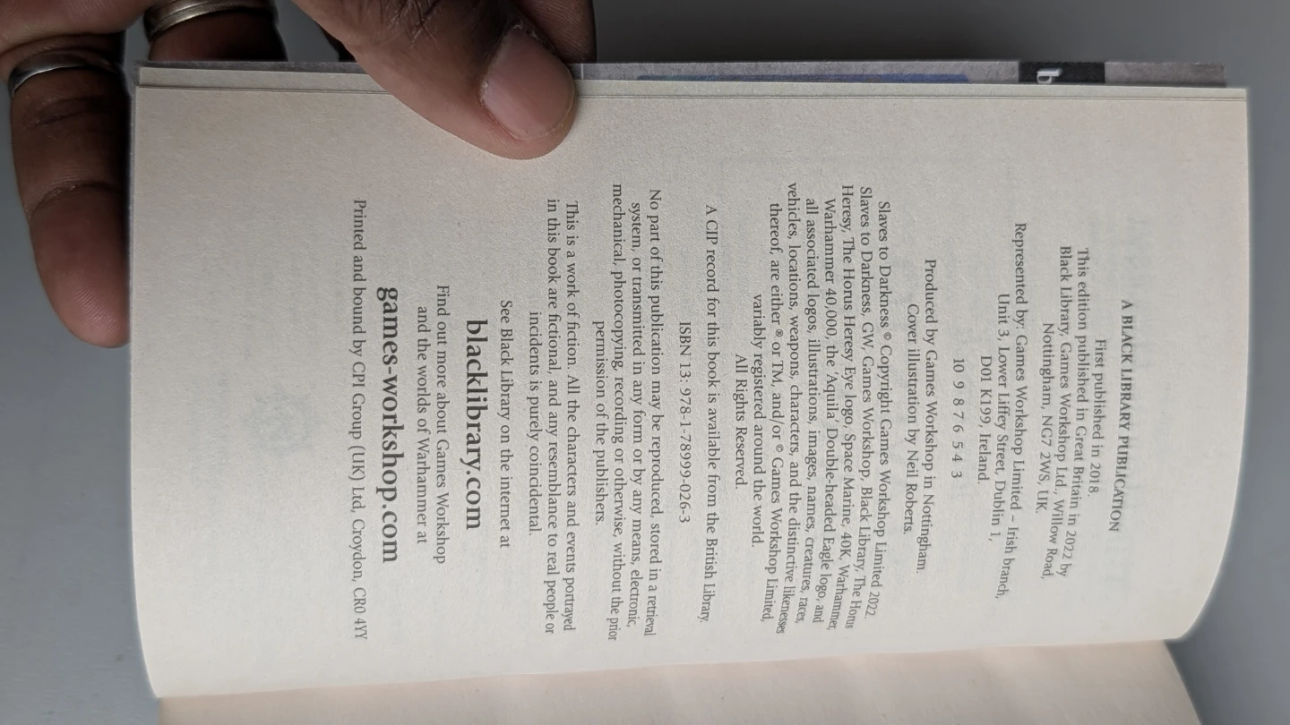 Slaves to Darkness - The Horus Heresy, Book 51 - photo 4